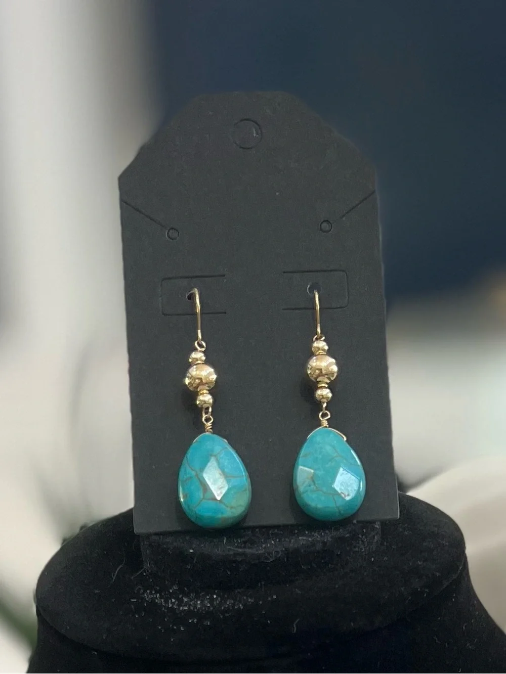 Brand New! Lucky Brand Gold Tone Faux Turquoise Pendant Necklace and Earrings